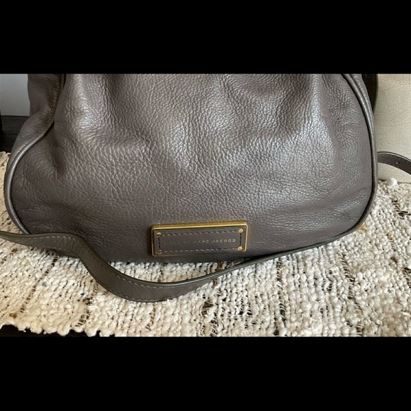 Grey pebbled Marc by Marc Jacobs hobo bag - Picture 2 of 3